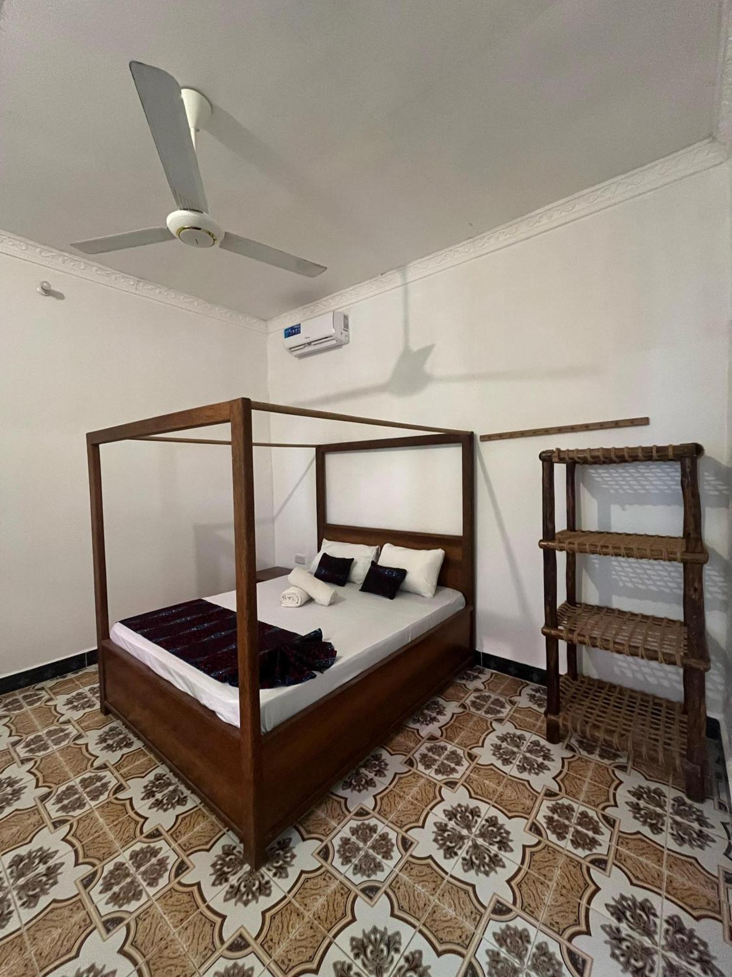 Bed and Breakfast Fish House Nungwi Esterno foto