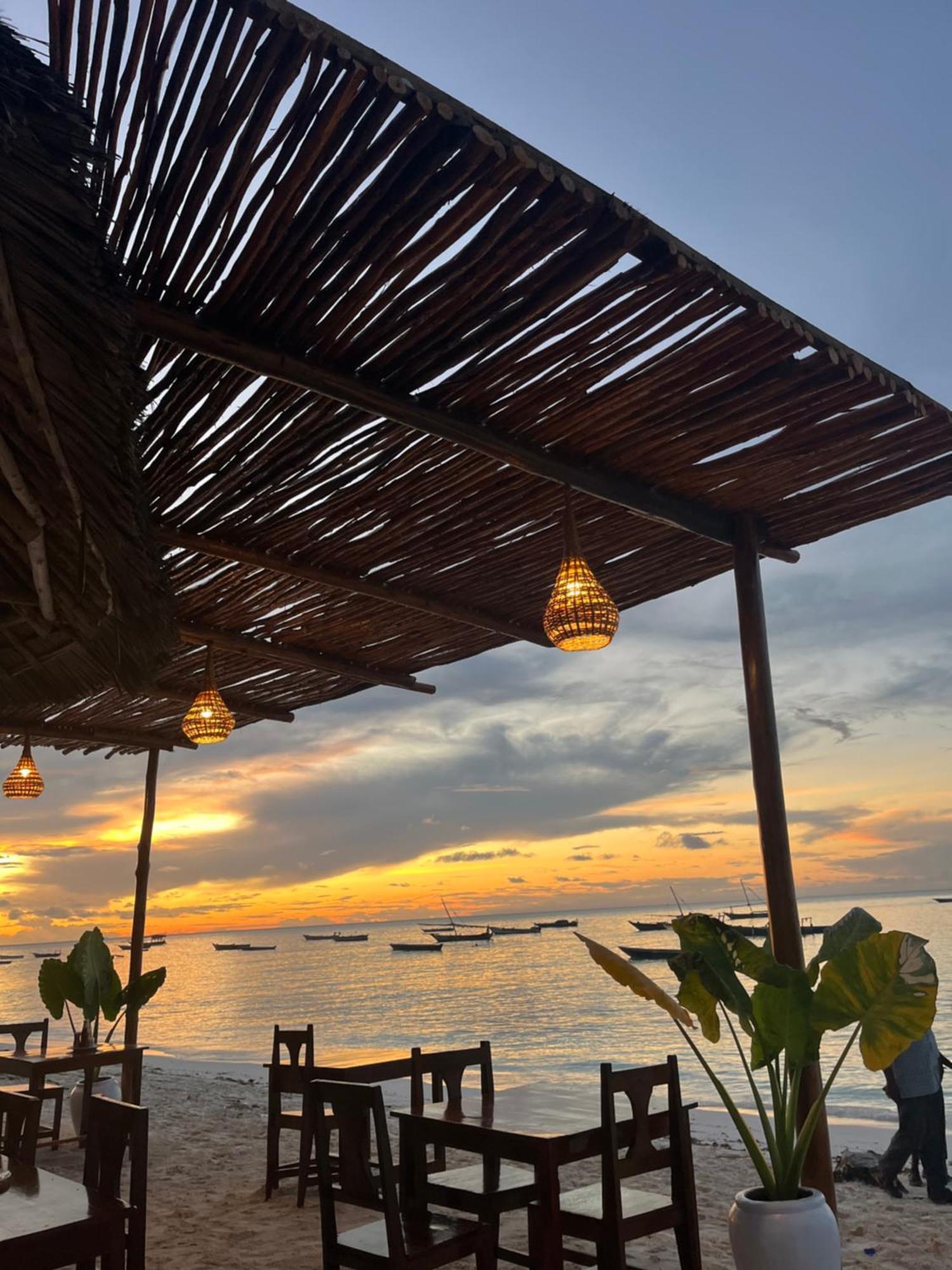 Bed and Breakfast Fish House Nungwi Esterno foto