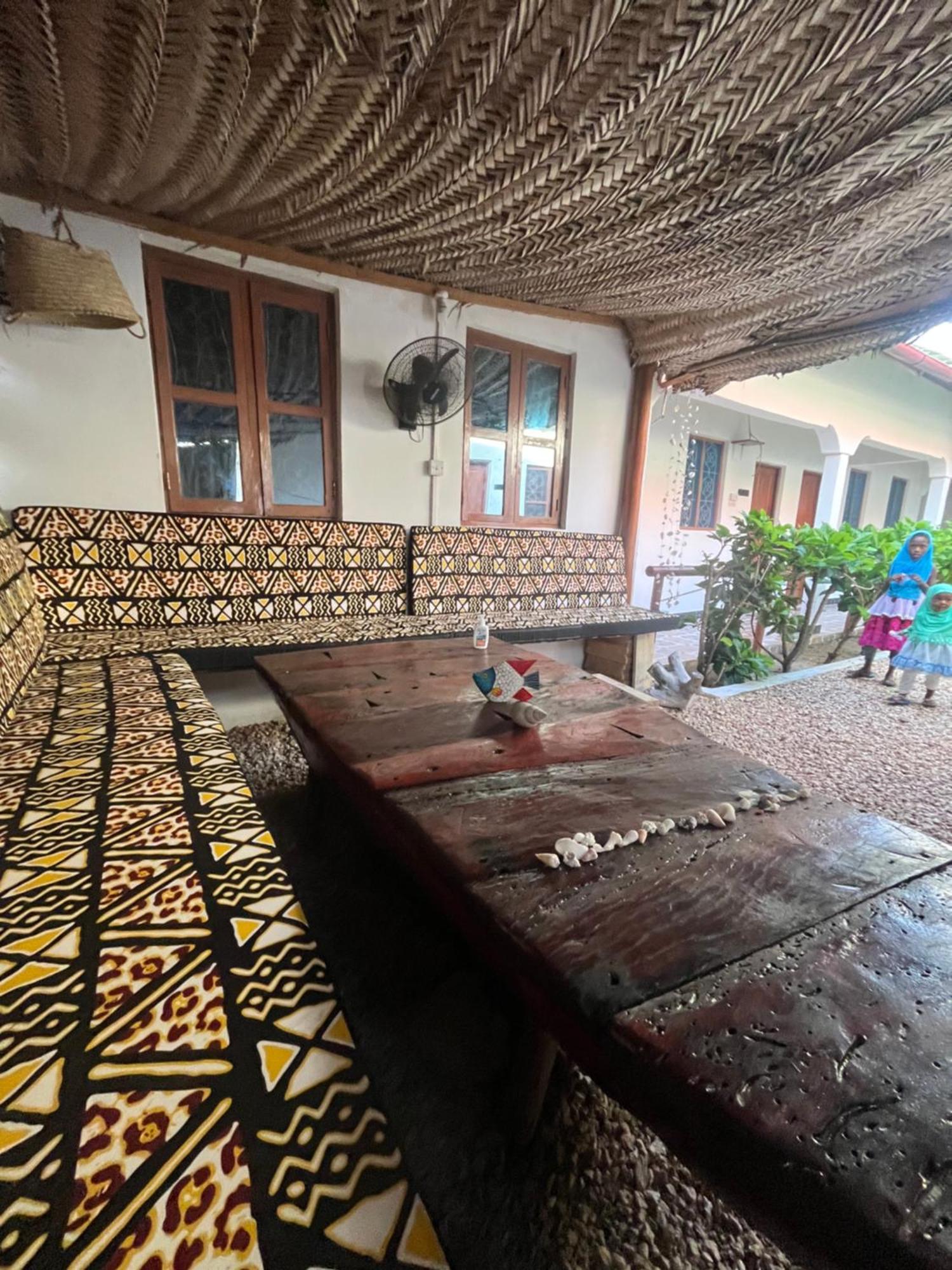 Bed and Breakfast Fish House Nungwi Esterno foto